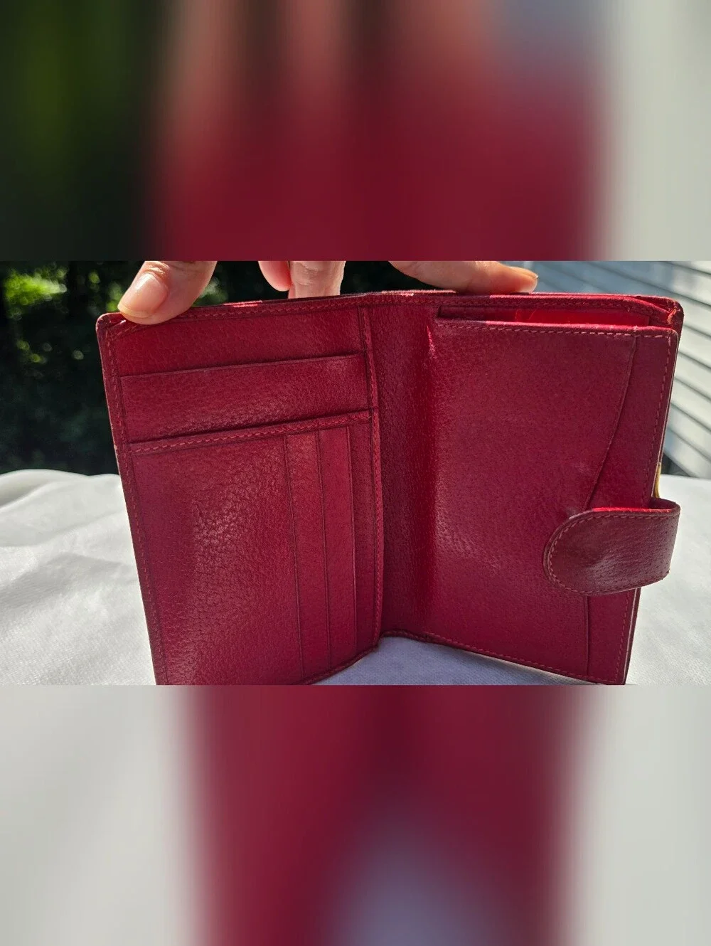 Gucci sleek red